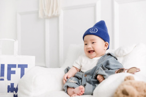 阿克苏宝宝眼睛红红的 阿克苏宝宝眼睛红红的